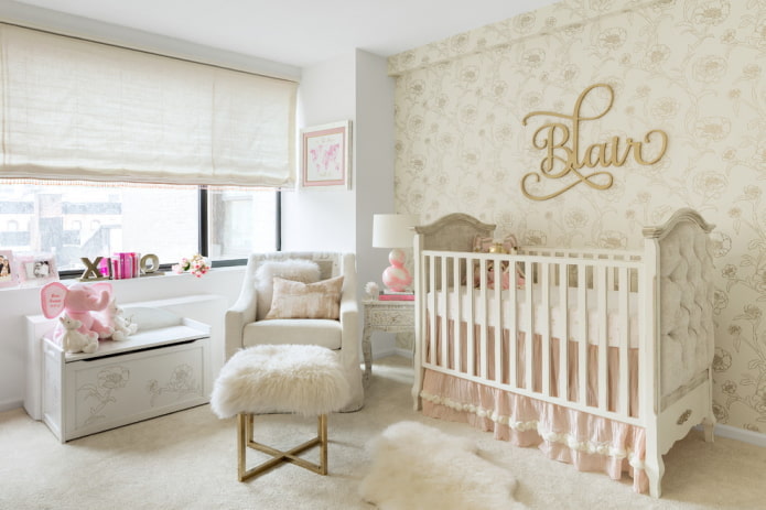 Décoration et textiles à l'intérieur de la chambre de bébé