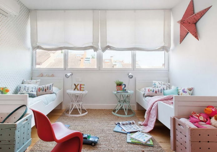 Chambre pour enfants de sexes différents du même âge