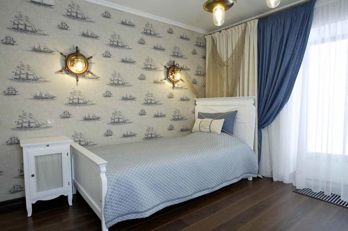 Décoration et textiles dans l'intérieur d'une chambre d'enfant de style marin
