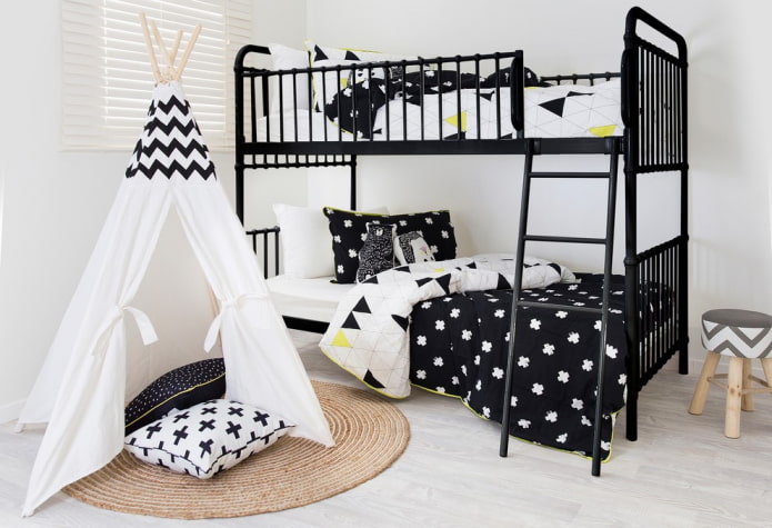 lit superposé forgé dans une chambre d'enfant