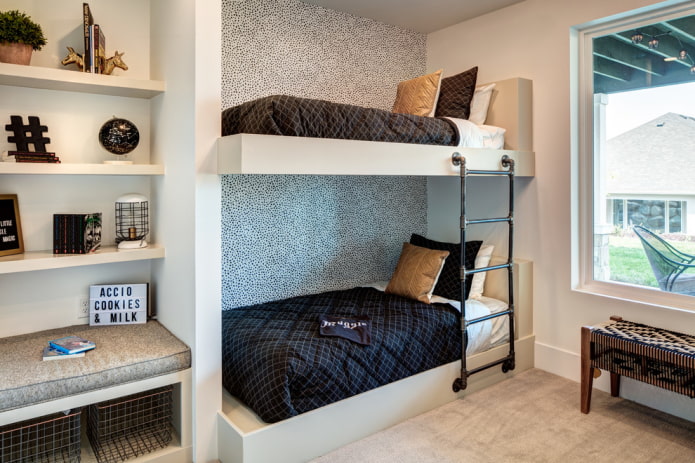 Modèle superposé dans une niche dans une chambre d'enfant