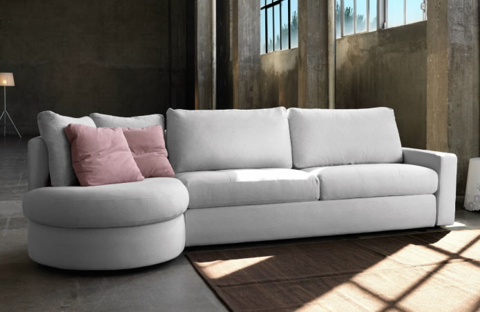Modèle de canapé avec pouf blanc à l'intérieur