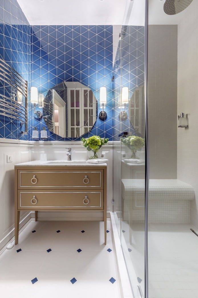 Deux teintes dans la salle de bain