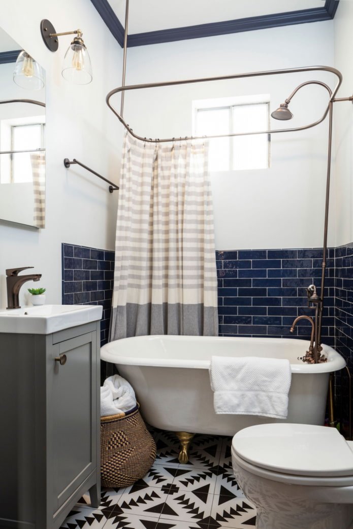 Carrelage bleu dans la zone humide