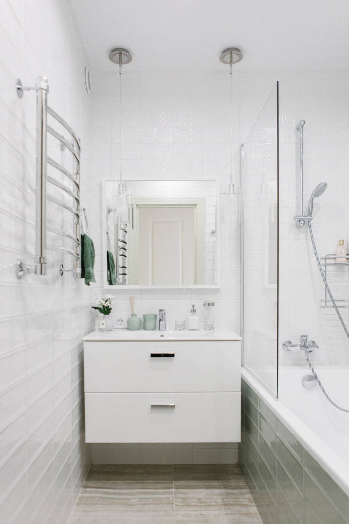 Salle de bain blanche
