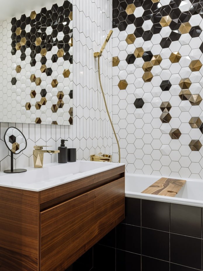 Carrelage inhabituel dans la salle de bain