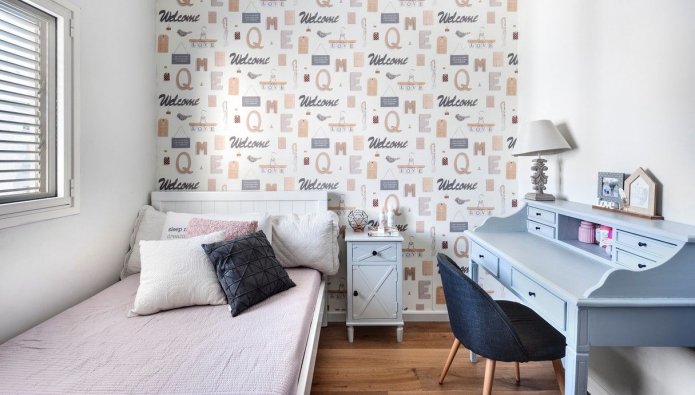 intérieur d'une chambre de 9 mètres carrés pour une fille