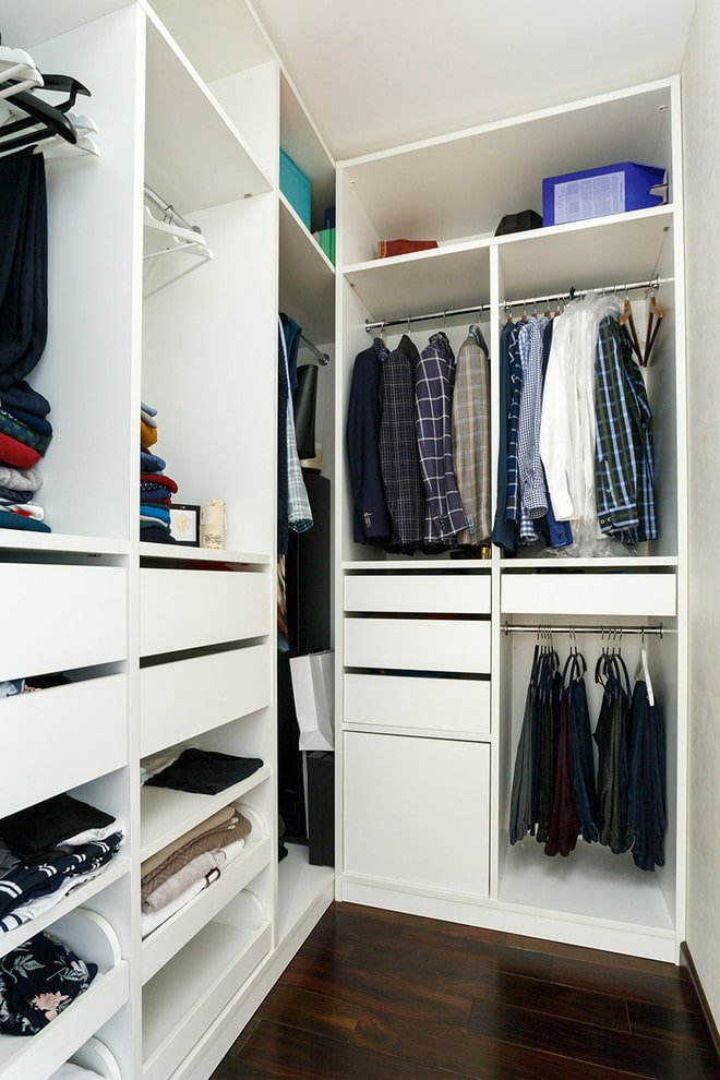 Agencement intérieur de l'armoire