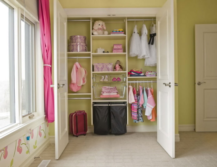 conception de garde-robe pour enfants