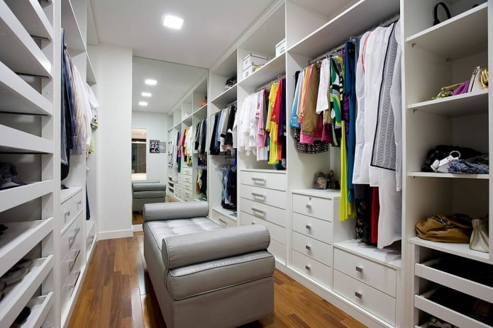Conception d'une armoire moderne