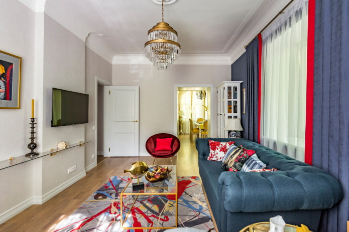Intérieur d'un salon traversant de 18 mètres carrés