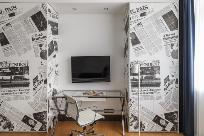 bureau dans une niche À l'intérieur