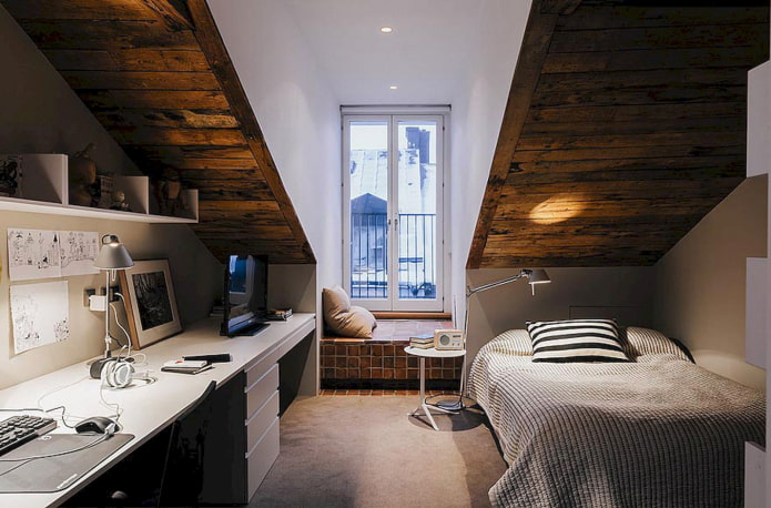 chambre d'adolescent dans le grenier