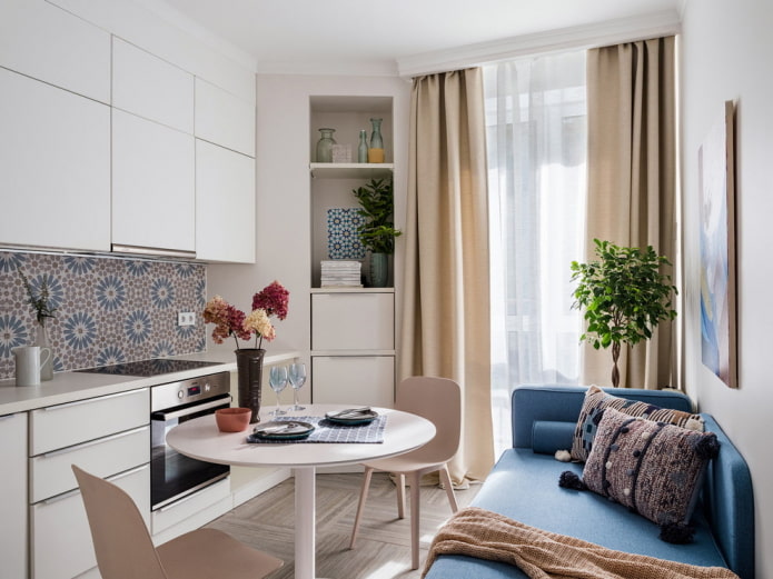 Canapé dans une cuisine de 10 m²
