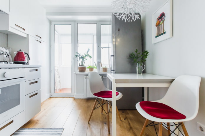 réfrigérateur à l'intérieur d'une cuisine de 10 m²