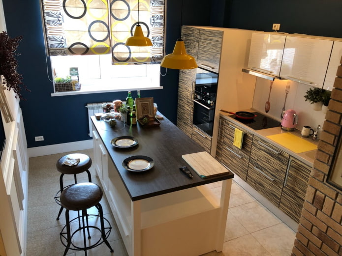 ensemble de cuisine à l'intérieur d'une cuisine de 10 m²
