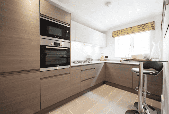 ensemble de cuisine à l'intérieur d'une cuisine de 10 m²