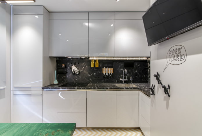 réfrigérateur à l'intérieur d'une cuisine de 10 m²