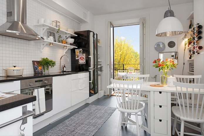 cuisine avec sortie sur le balcon