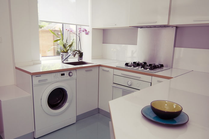 Cuisine de 6 m² avec machine à laver