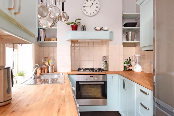 Schéma de couleurs de l'intérieur d'une cuisine de 8 m².