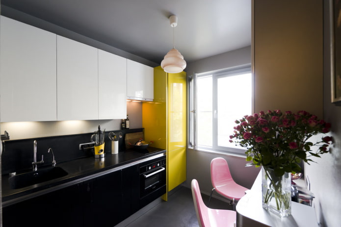 Réfrigérateur dans une cuisine de 8 m²
