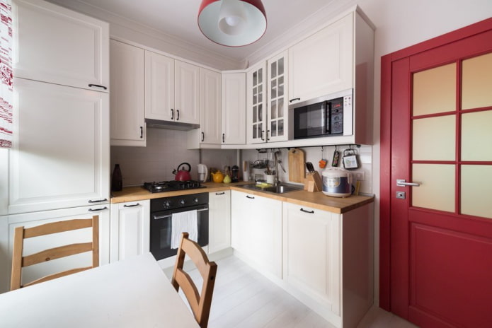 Schéma de couleurs de l'intérieur d'une cuisine de 8 m²