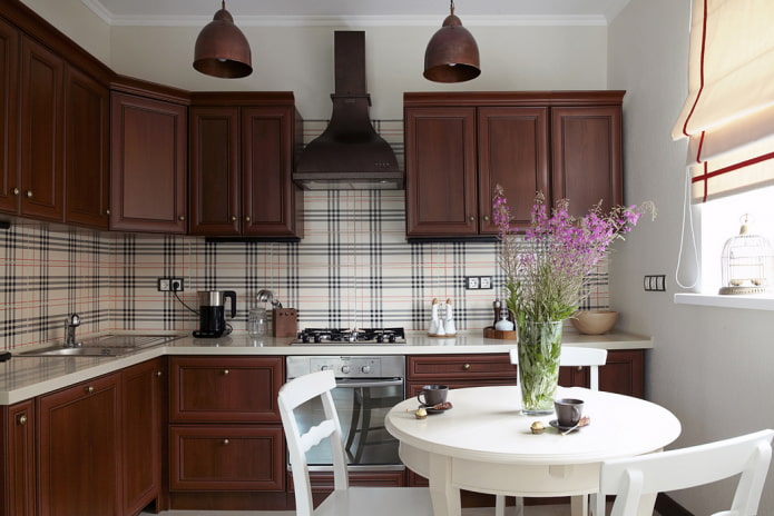 Schéma de couleurs de l'intérieur d'une cuisine de 8 m².
