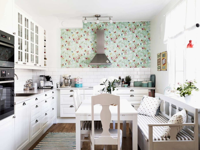 Cuisine de 8 m² de style provençal