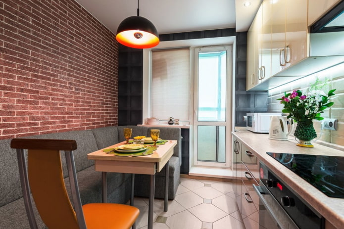 canapé dans la cuisine de 8 m²