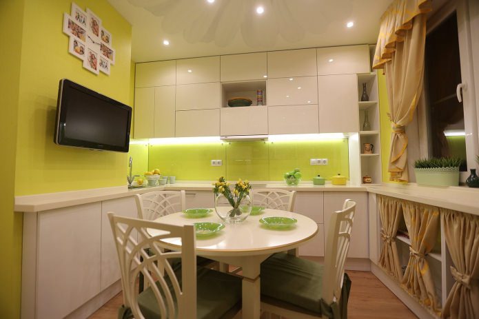 Papier peint vert monochrome dans la cuisine
