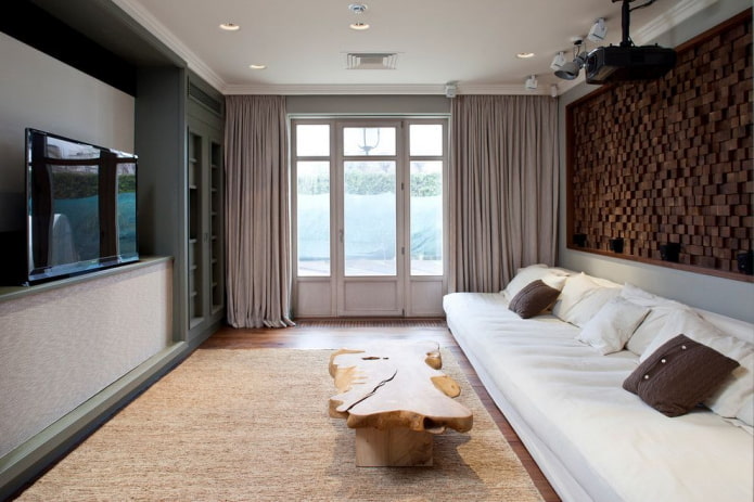 Intérieur d'un appartement de quatre pièces de 100 mètres carrés