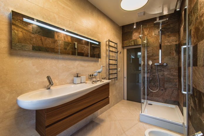 conception de salle de bains à l'intérieur d'un appartement de 100 mètres carrés
