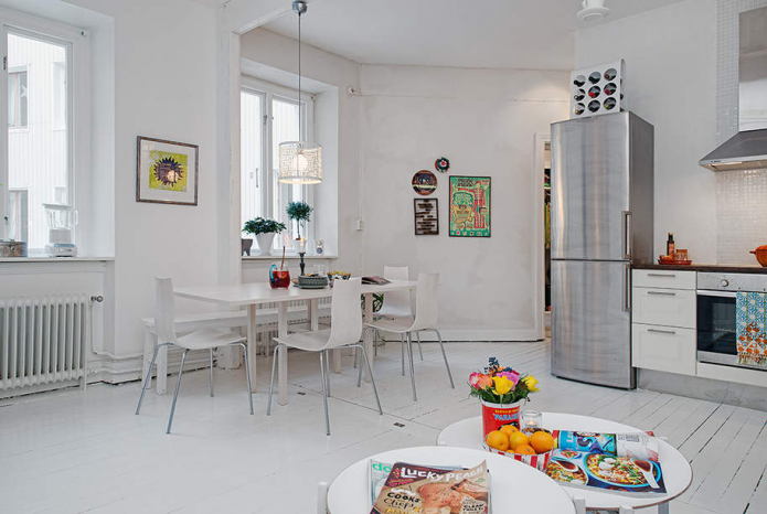 Coin repas dans un appartement de 34 m²
