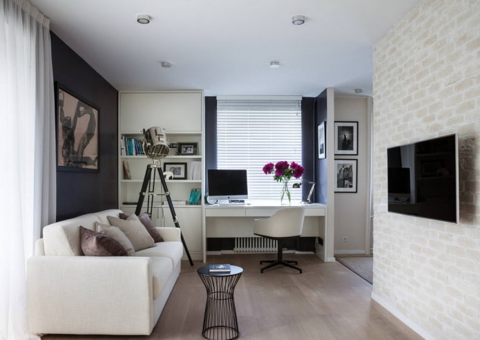 Lieu de travail à l'intérieur d'un studio de 35 mètres carrés