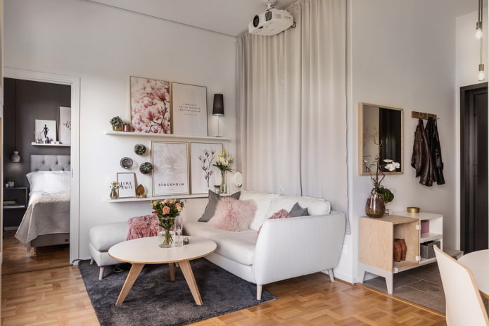 Intérieur du salon dans un appartement de 36 mètres carrés