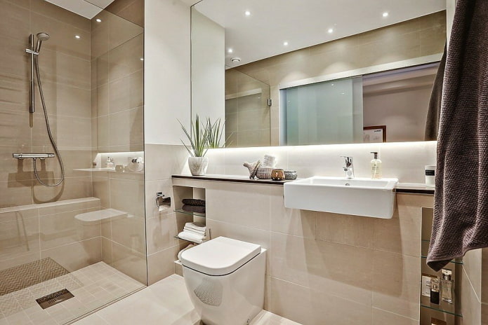Intérieur de la salle de bain d'un appartement de 36 m²