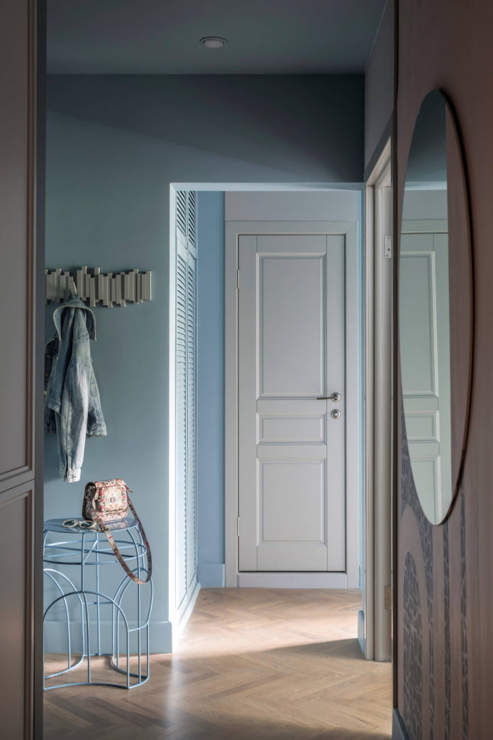 Couloir avec débarras