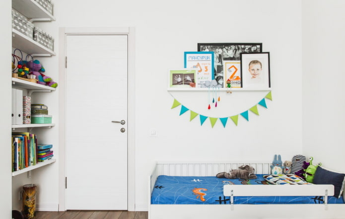 Chambre d'enfant dans un appartement deux pièces de style européen