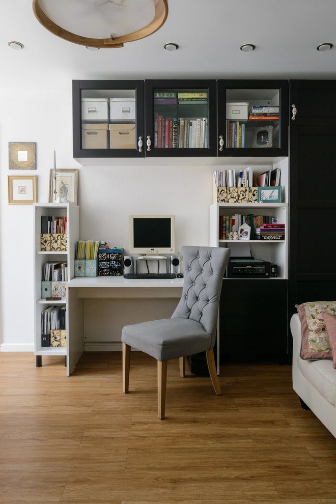 espace de travail dans l'appartement