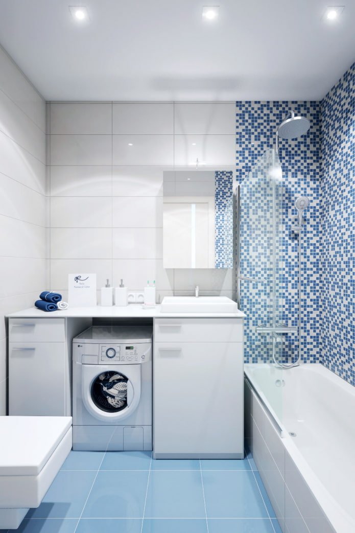 Salle de bain dans un appartement de deux pièces de 46 m