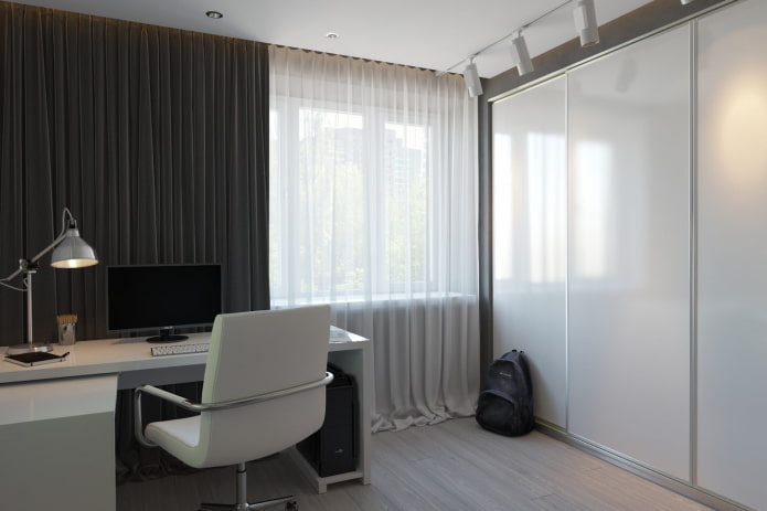 intérieur de bureau dans un appartement de 50 mètres carrés