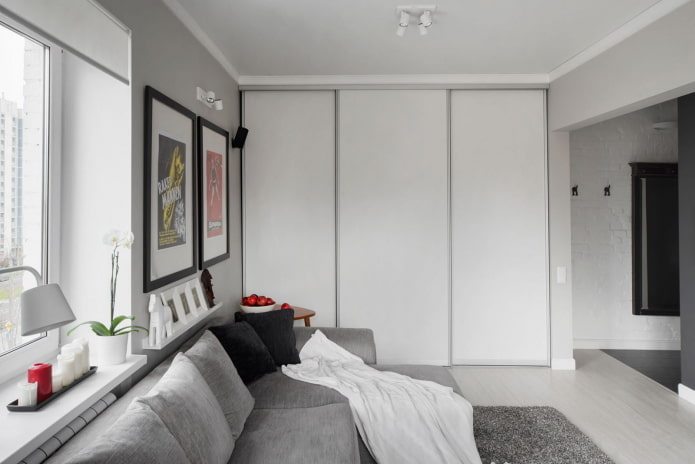 agencement des meubles à l'intérieur d'un studio