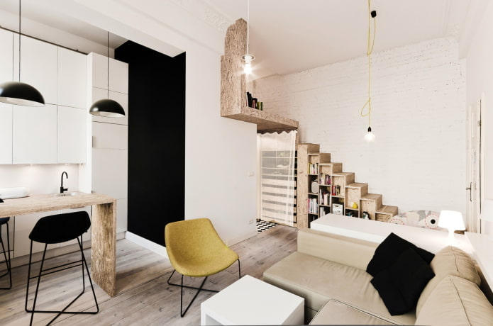 intérieur d'un studio à deux niveaux