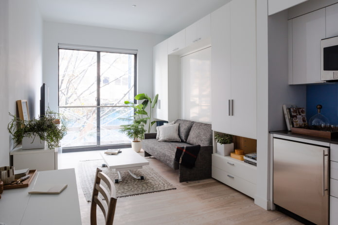 Intérieur d'un studio avec une fenêtre