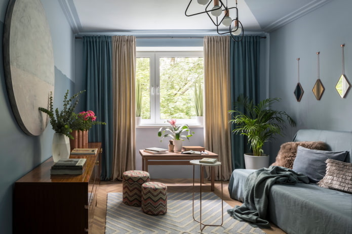Décoration et textiles dans un petit salon