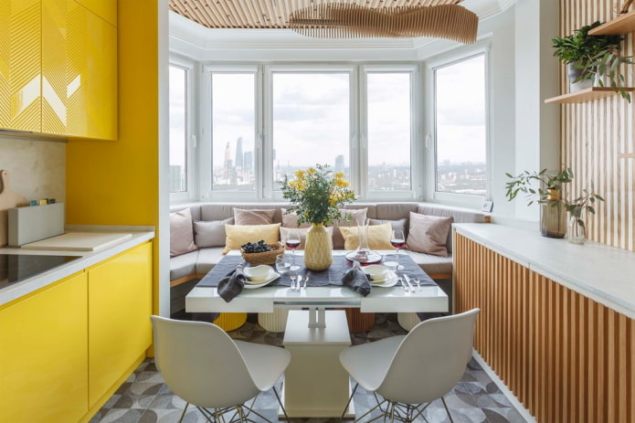 agencement des meubles à l'intérieur d'une petite cuisine