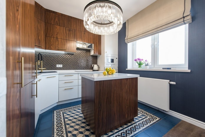Éclairage à l'intérieur d'une petite cuisine