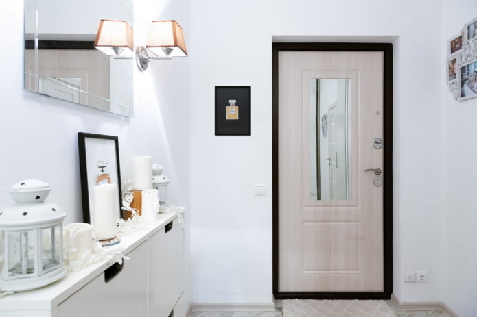 décoration à l'intérieur d'un petit couloir
