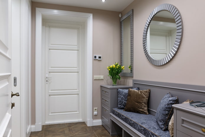 décoration à l'intérieur d'un petit couloir